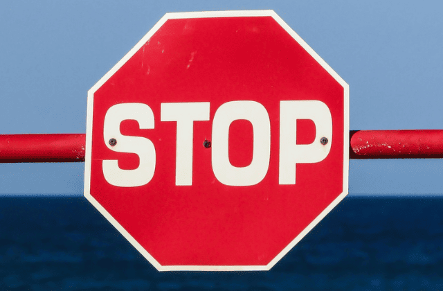 STOPの標識